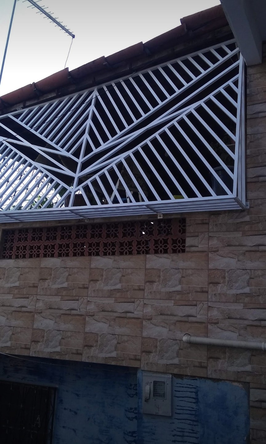 Grade Decorativa Geométrica em Alumínio Branco